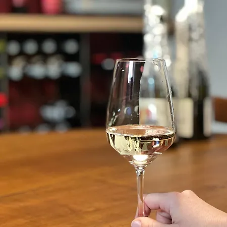 Passer Relais Bistrot מנאג'יו