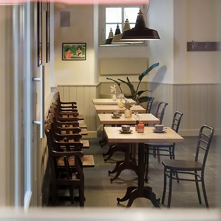 Passer Relais Bistrot מנאג'יו