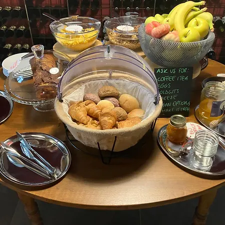 Passer Relais Bistrot * מנאג'יו