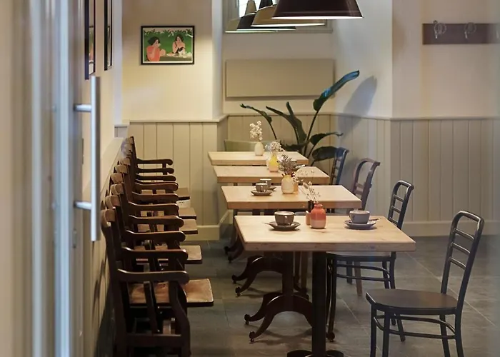 Passer Relais Bistrot מנאג'יו
