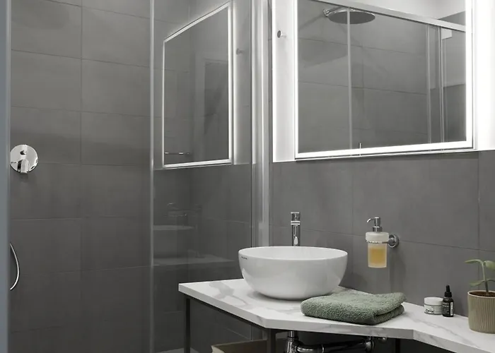 Passer Relais Bistrot * מנאג'יו